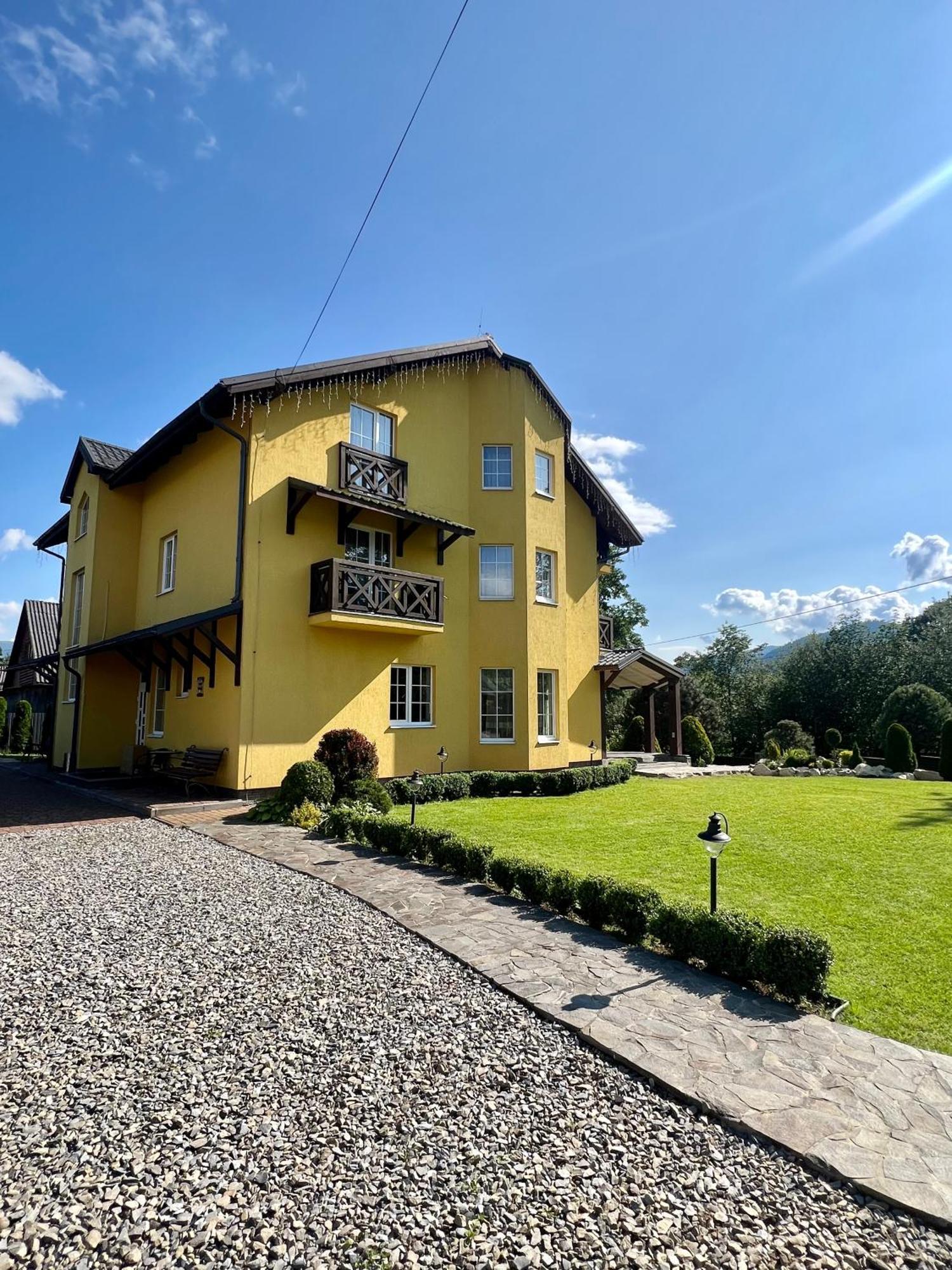 Hotel Arnica Yasinia Esterno foto