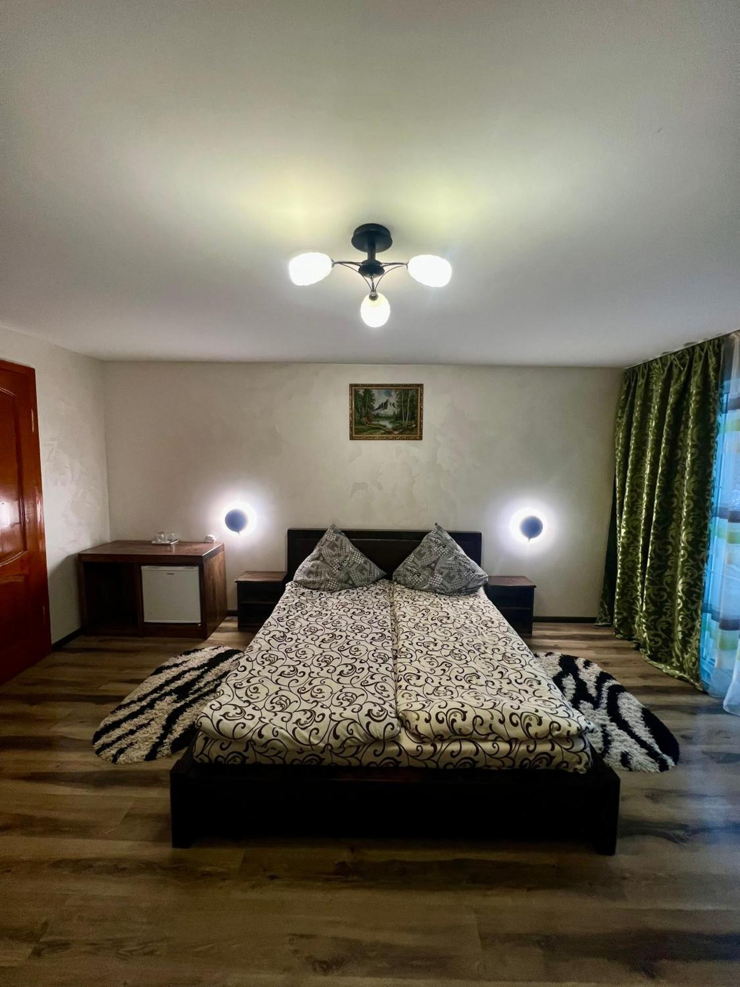 Hotel Arnica Yasinia Esterno foto