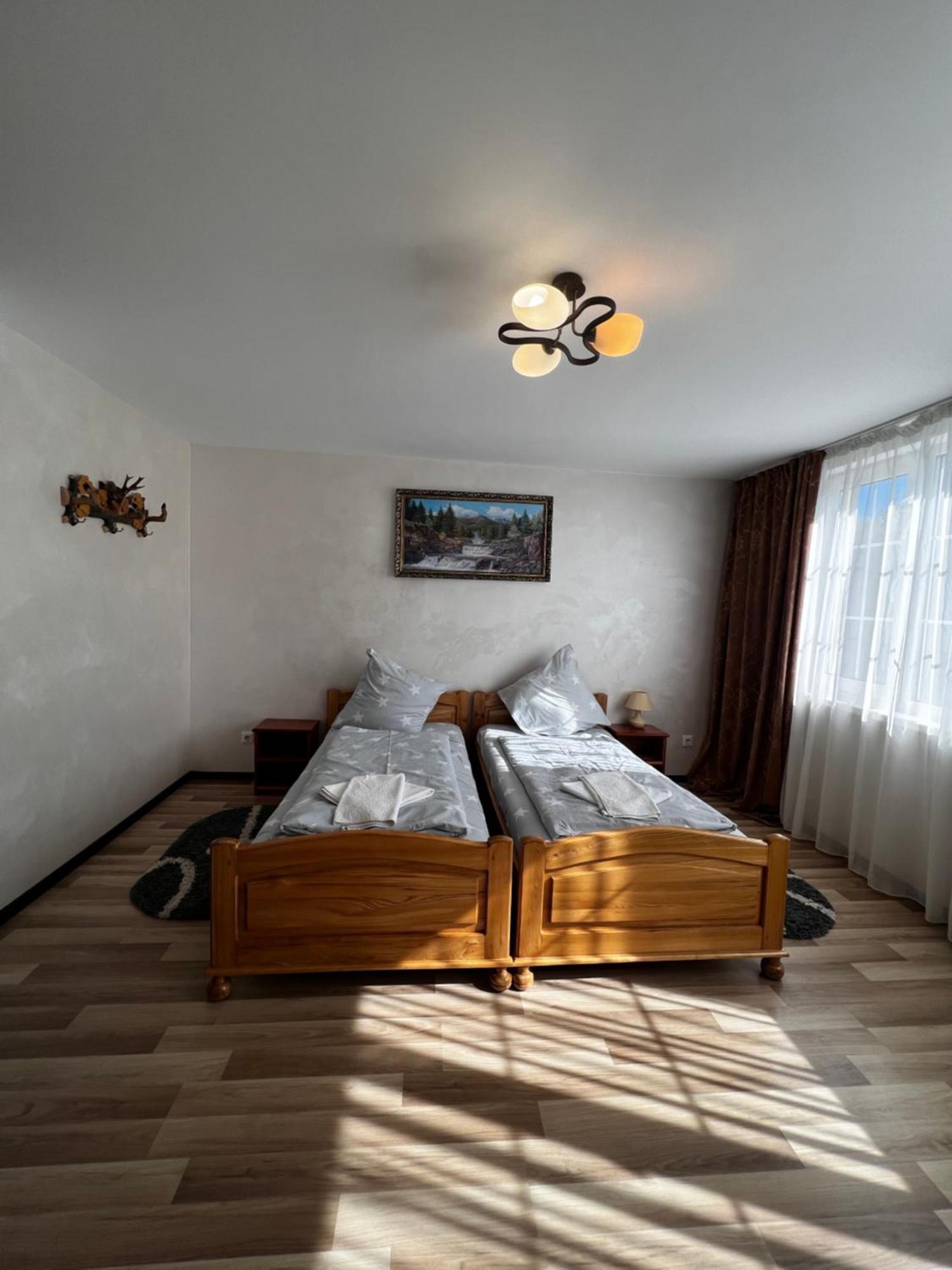 Hotel Arnica Yasinia Esterno foto