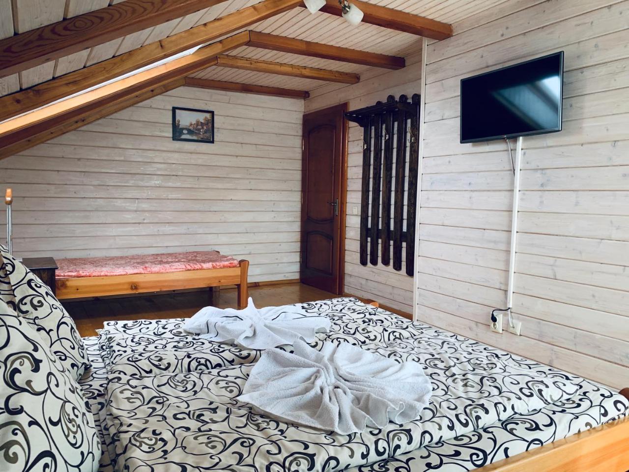 Hotel Arnica Yasinia Esterno foto